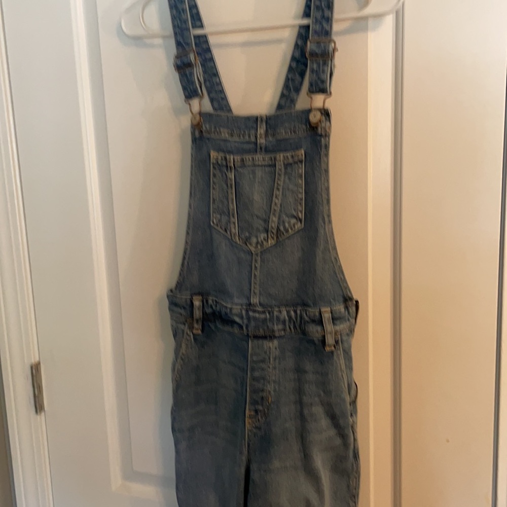 Old navy distressed overalls size 4